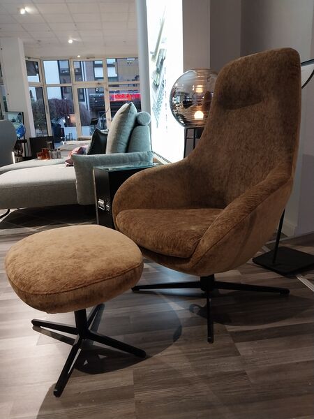 Relaxsessel mit Hocker